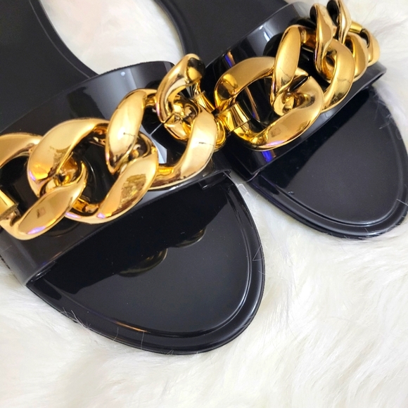 Fancy Chain Sandals - Picture 3 of 4